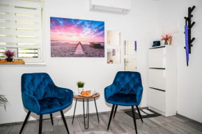 Blue apartment with FREE parking